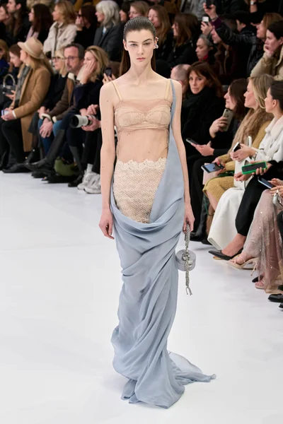 Look 15